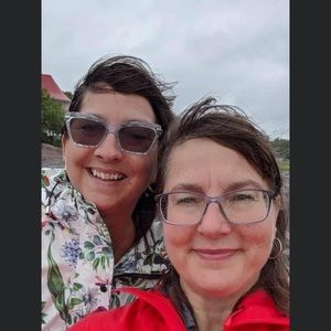 Hello Poshmark friends🤗